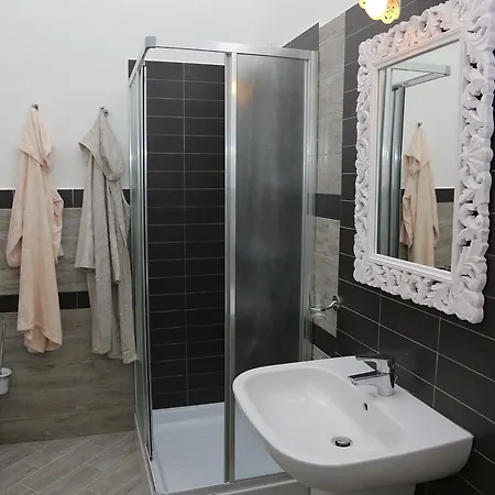 Apartman Appartamento Con Piscina Piricone Verde